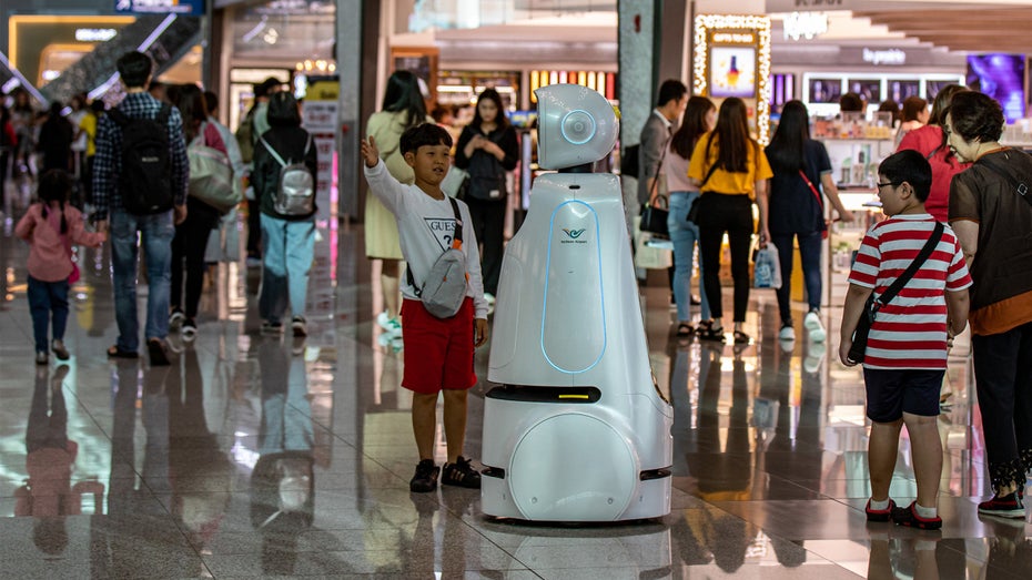 Roboter übernehmen immer mehr Arbeiten in Südkorea. (Foto: Shutterstock / Bandersnatch) Robo-Lieferung: Südkorea setzt auf Roboter, um Arbeitermangel entgegenzuwirken