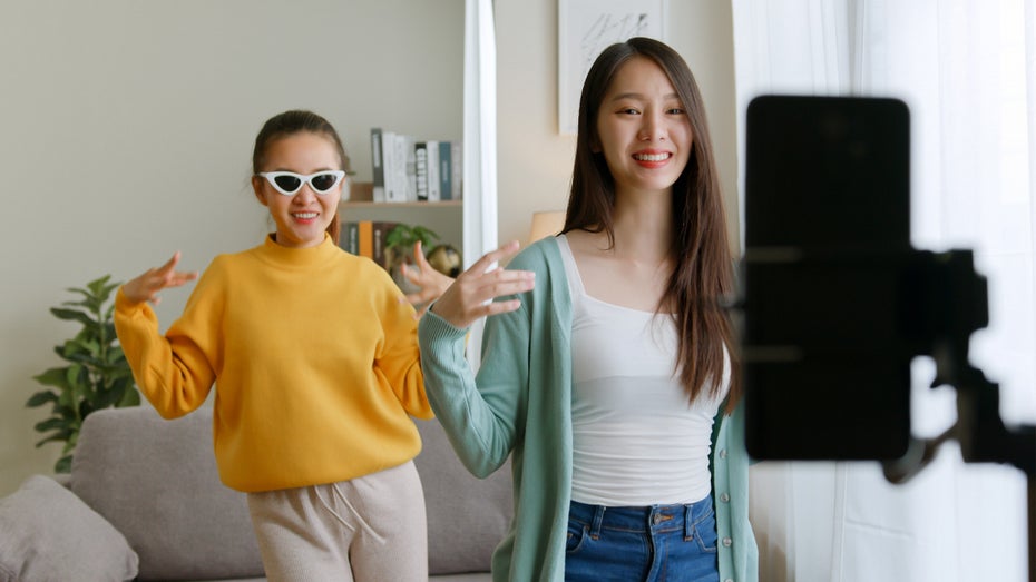 15 Mitarbeiter sollen für Tiktok und eine der Staatsmedien gleichzeitig arbeiten. (Foto: Shutterstock / Nattakorn_Maneerat) Tiktok: 300 Mitarbeiter haben für chinesische Staatsmedien gearbeitet