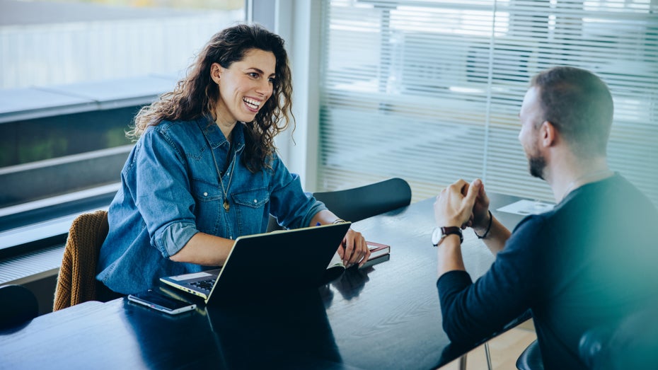 Rückfragen im Vorstellungsgespräch: Es gibt berechtigte und überflüssige Fragen. (Foto: Jacob Lund / Shutterstock) 10 Fragen für dein Vorstellungsgespräch und was eine Expertin von ihnen hält