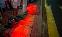 Mehr Todesfälle durch Smartphone-Zombies: Hongkong beleuchtet Zebrastreifen rot