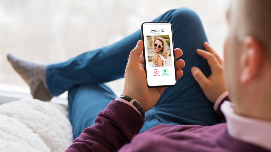 Im Rahmen der aktuellen Umsatzzahlen hat Tinder Umstrukturierungen angekündigt. (Bild: Shutterstock / Kaspars Grinvalds) Kein Match: Tinder verwirft seine Metaverse-Pläne und entlässt CEO