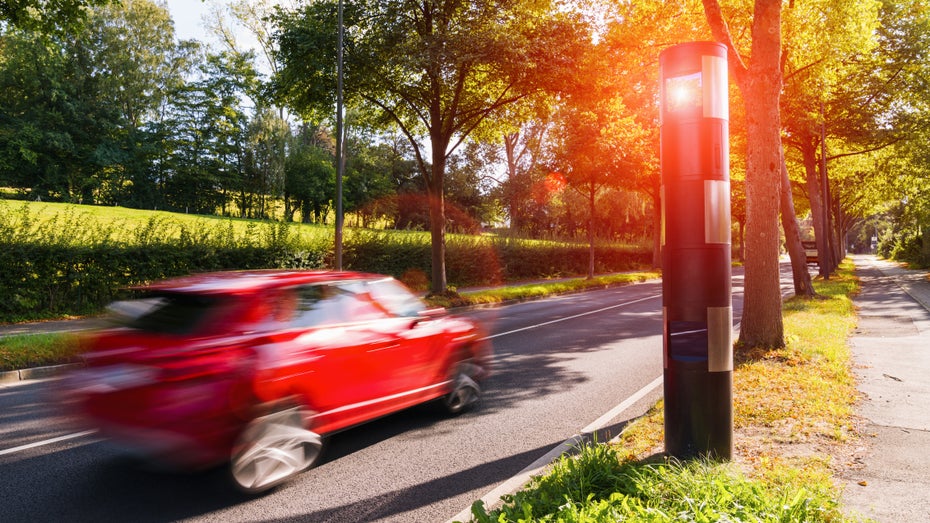 Gegen zu laute Fahrzeuge: Französische Städte stellen Schallradare mit automatischer Ticketerstellung auf