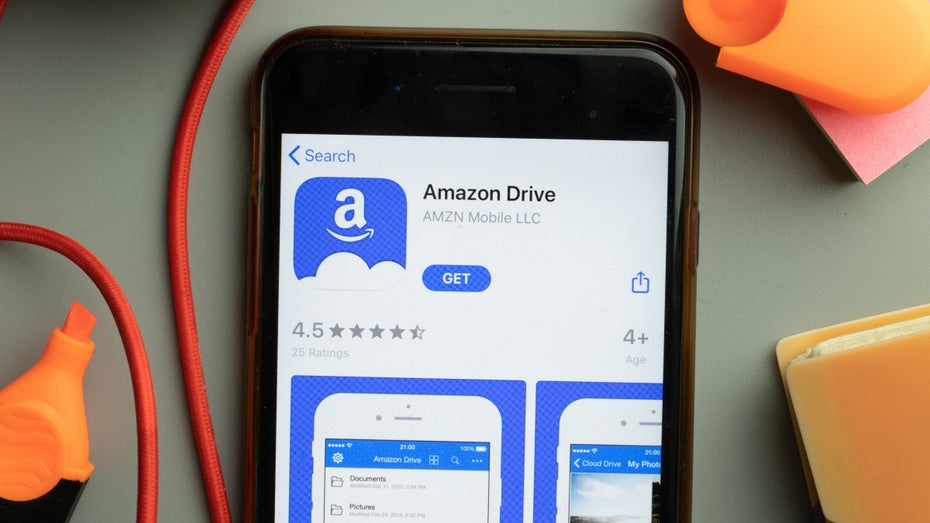 Amazon zieht bei Amazon Drive den Stecker: Ab Ende 2023 wird das Cloud-Angebot, das als Wettbewerber für Google Drive, iCloud, Dropbox und Co positioniert ist, eingestellt. (Foto: Shutterstock.com / Postmodern Studio)