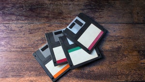 Unverwüstliche Floppy Disks: Wie Disketten heute noch immer zum Einsatz kommen