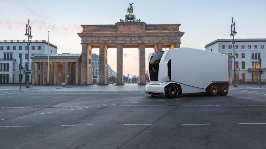 Ein Einsatz des futuristisch aussehenden, autonomen T-Pods auf deutschen Autobahnen rückt näher. (Foto: Einride)