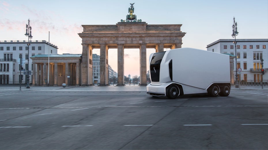 Ein Einsatz des futuristisch aussehenden, autonomen T-Pods auf deutschen Autobahnen rückt näher. (Foto: Einride) Ein Einsatz des futuristisch aussehenden, autonomen T-Pods auf deutschen Autobahnen rückt näher. (Foto: Einride)