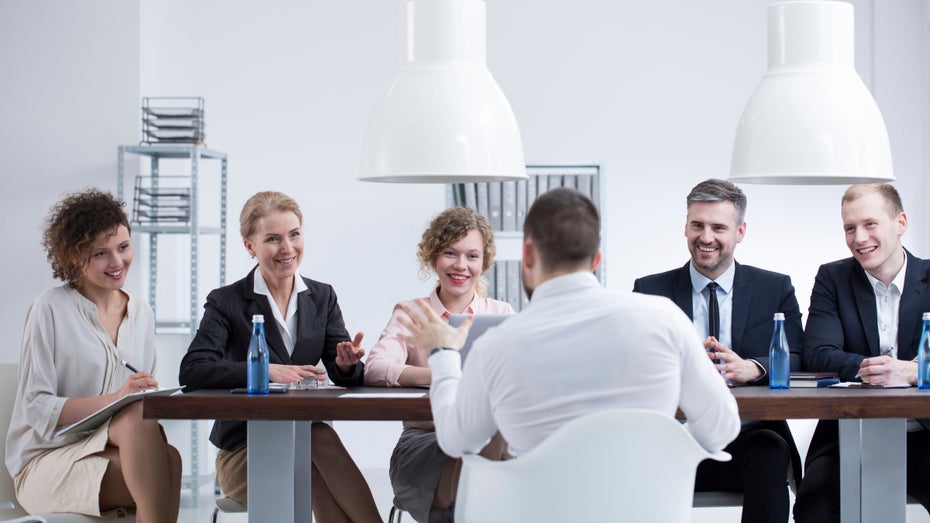 Gerade am Anfang ist es für Startups essenziell, die besten Mitarbeiter zu finden. (Foto: Photographee.eu / shutterstock) Von Recruiting bis Employer-Branding – so baut ihr in 4 Schritten ein HR-Team im Startup auf