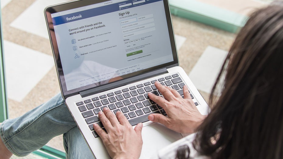 Facebook könnte sich negativ auf die mentale Gesundheit auswirken. (Foto: Shutterstock / Chinnapong) Neue Studie behauptet Facebook beeinträchtigt die psychische Gesundheit