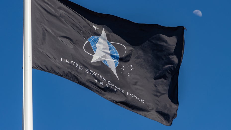 Die Flagge der Space Force. (Foto: Ajax9 / Shutterstock) Gewöhnungsbedürftig: Die Space Force hat jetzt eine eigene Hymne