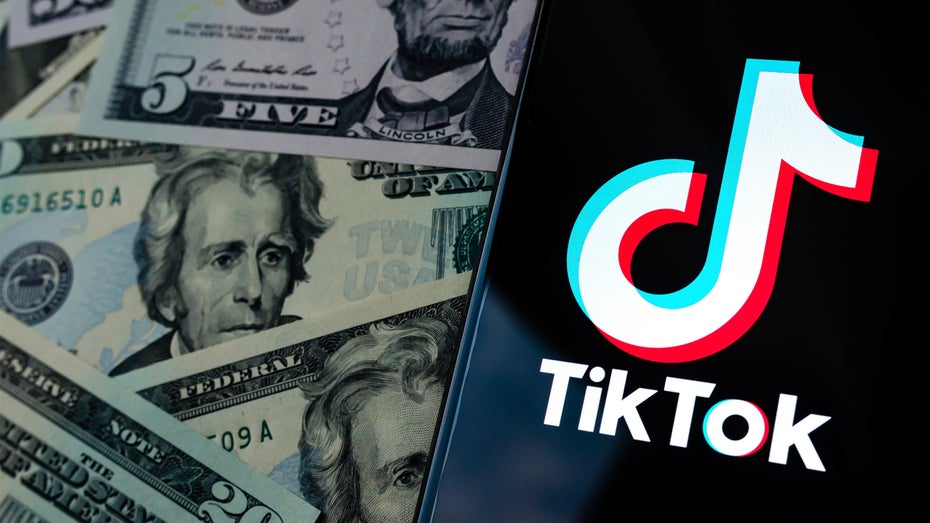 Tiktok und der E-Commerce: Das verraten erste Stellenausschreibungen in den USA. (Foto: Shutterstock / Ascannio) Wird Tiktok bald zum Marktplatz oder zur Handelsplattform?
