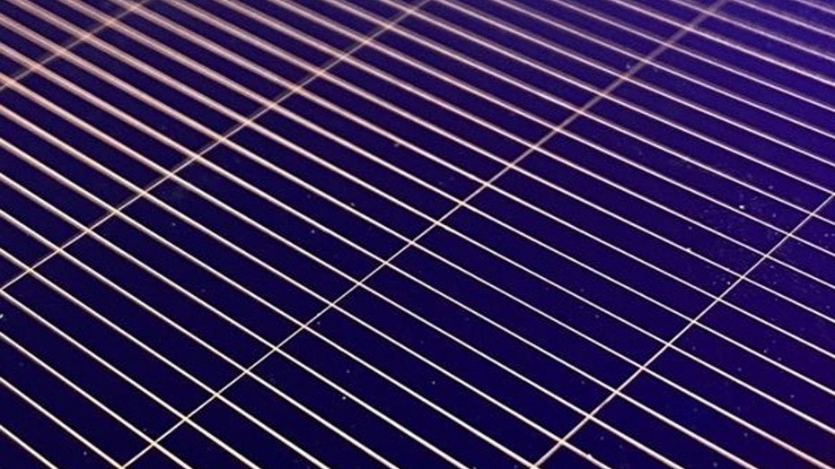 Mit extrem dünnen Leiterbahnen aus Kupfer steigt sogar die Leistung der Solarzellen. Außerdem ist Silber teuer und selten. (Foto: PV2+) So werden Solarzellen in Zukunft viel günstiger und ökologischer