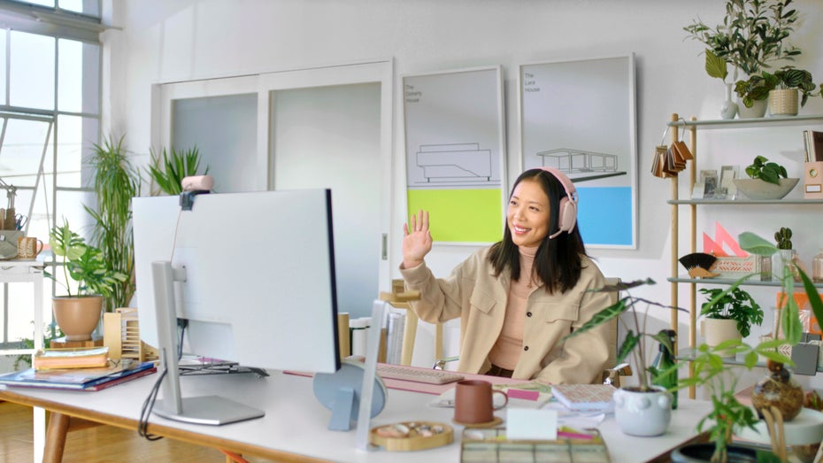 Logitech Brio 500 und Zone Vibe: Smarte Webcam und Kopfhörer für hybrides Arbeiten Logitech Brio 500 und Zone Vibe: Smarte Webcam und Kopfhörer für hybrides Arbeiten