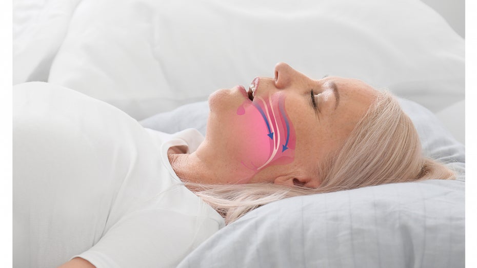 Schnarchen kann den Schlaf stören und gesundheitliche Auswirkungen haben. (Bild: Pixel-Shot/Shutterstock.com) Google arbeitet an Schnarch- und Hustenerkennung in Android