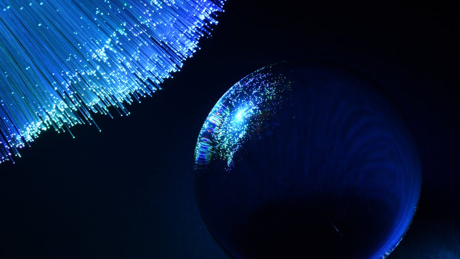 Forscher haben einen Chip entwickelt, der den gesamten Datenverkehr des Internets übertragen kann. (Foto: Dan 74/Shutterstock) So kann ein einziger Chip den gesamten Internetverkehr übertragen