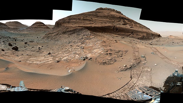 Diese beeindruckende Panorama nahm Mars-Rover Curiosity auf dem Weg in die Salzregion auf. (Bild: Nasa/JPL-Caltech/MSSS) Mars Rover erreicht endlich Salzregion – Wissenschaft wartete 10 Jahre