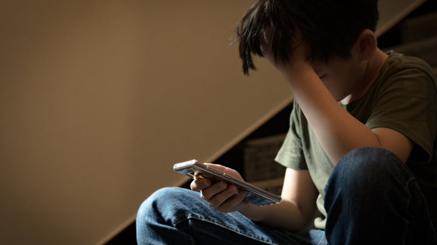 „Es nimmt kein Ende”: Jeder sechste Schüler Opfer von Cybermobbing