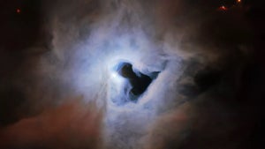 Hubble blickt durch „kosmisches Schlüsselloch”