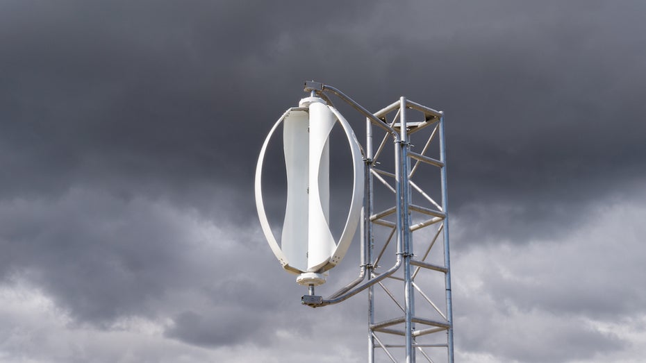 Windrad fürs Eigenheim: Leichte Vertikalturbinen können Photovoltaik ergänzen Windrad fürs Eigenheim: Leichte Vertikalturbinen können Photovoltaik ergänzen