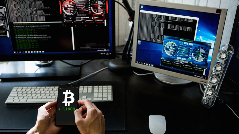 Energieeffizienzlabel: So sollen Kryptowährungen nachhaltiger werden Beim Schürfen von Kryptowährungen wie Bitcoin werden Massen an Energie verbraucht.(Bild: Shutterstock/Scharfsinn)