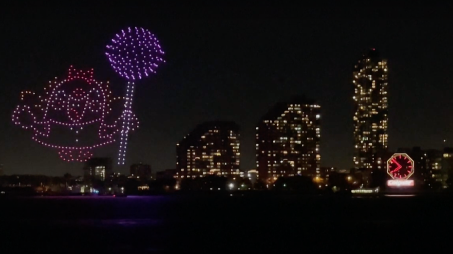Marketing-Stunt von „Candy Crush“: 500 Drohnen fliegen über New Yorker Himmel Marketing-Stunt von „Candy Crush“: 500 Drohnen fliegen über New Yorker Himmel