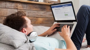 Facebook entfernt persönliche Informationen aus Nutzerprofilen