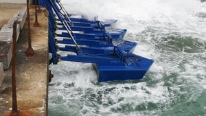 Wellenenergie: „Floater” sollen grünen Strom direkt an der Küste erzeugen