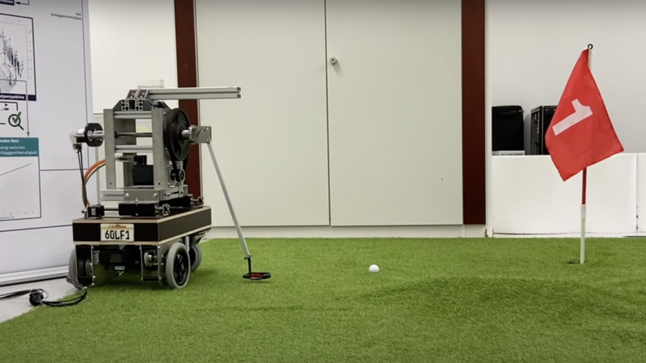 Golfi, der Golfroboter, ist ein Meister im Putten Golfi, der Golfroboter, ist ein Meister im Putten