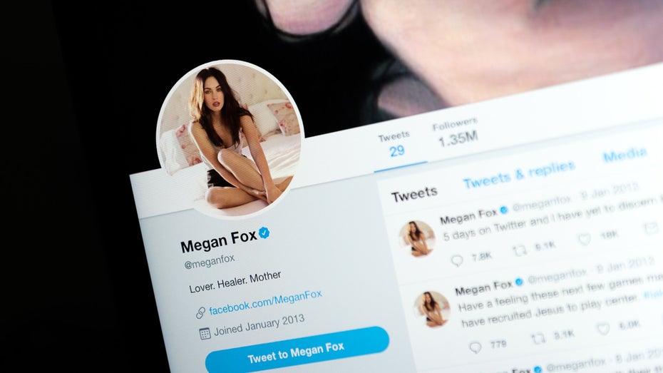Haken über Haken. (Foto: Shutterstock / Kaikungwon Duanjumroon) Twitter: Musk lässt „Offiziell”-Haken nach weniger als einem Tag wieder entfernen