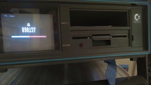 Neu trifft alt: Entwickler nutzt Commodore SX-64 für Zwei-Faktor-Authentifizierung