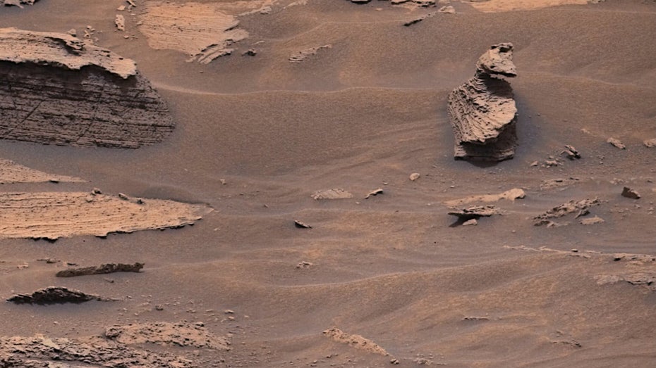 Kurioser Fund: Mars-Rover Curiosity fotografiert steinerne Ente Kurioser Fund: Mars-Rover Curiosity fotografiert steinerne Ente