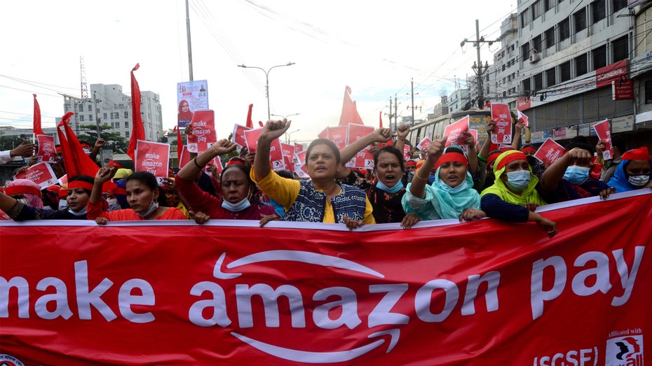 Die Proteste sollen in rund 40 Ländern stattfinden. (Foto: Shutterstock / Mamunur Rashid) Amazon-Mitarbeiter planen Massenstreiks am Black Friday in 40 Ländern