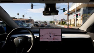 Teslas „Full Self-Driving” ist nun für alle in Nordamerika verfügbar