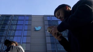 Kurz nach Milliardenübernahme: Musk schließt Twitter-Insolvenz nicht aus