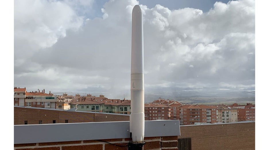 Ganz ohne Rotoren: Diese Windkraftanlage ist nur ein wackelnder Pfosten Ganz ohne Rotoren: Diese Windkraftanlage ist nur ein wackelnder Pfosten