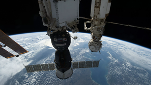 ISS: Kühlsystem der Sojus-Raumkapsel nach Leck inoperabel beschädigt