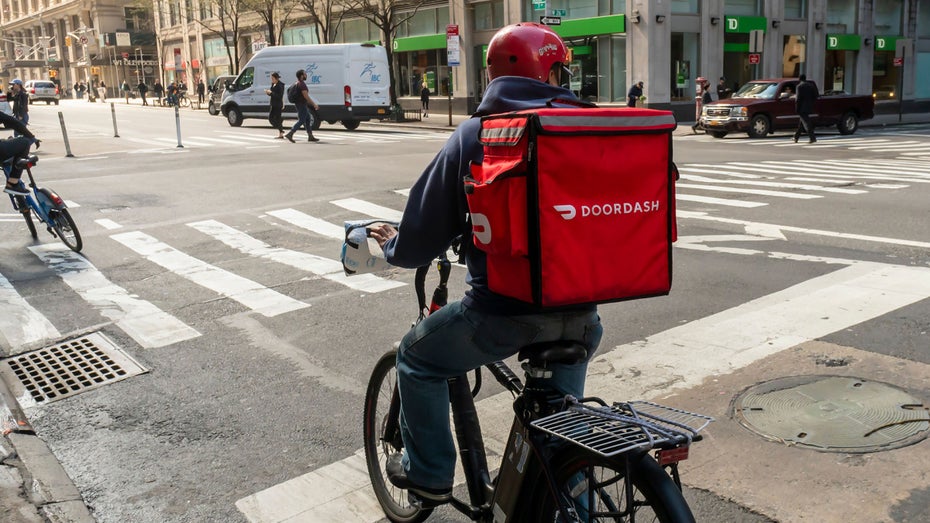 Bei DoorDash müssen Mitarbeiter gehen. (Foto: Shutterstock / rblfmr) DoorDash entlässt 1.250 Mitarbeiter: Trauriger Trend setzt sich fort