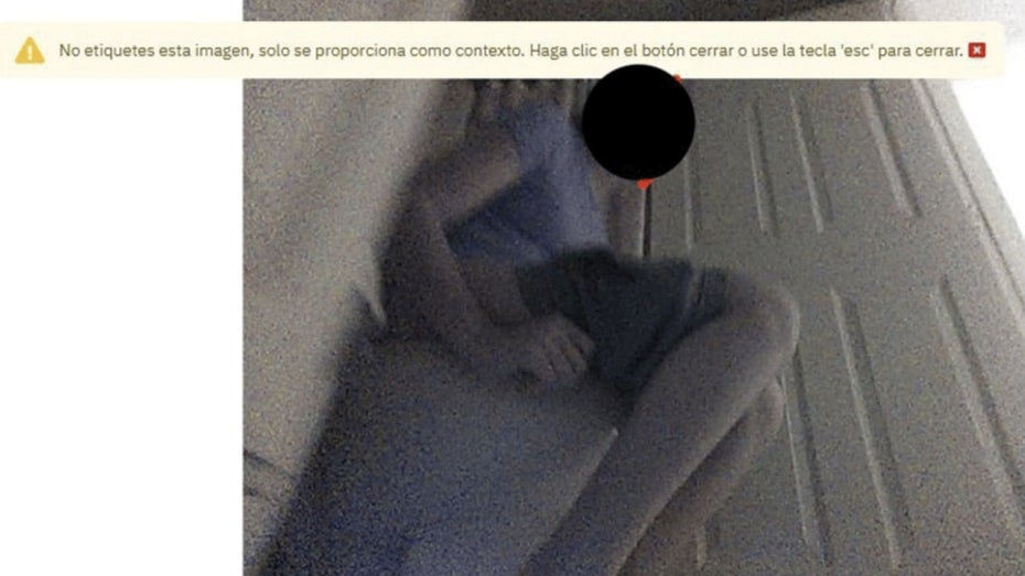 Diese Aufnahme machte ein Staubsaugerroboter. (Screenshot: Technology Review) Saugroboter nimmt Frau auf Toilette auf – Roomba-Screenshots landen auf Facebook