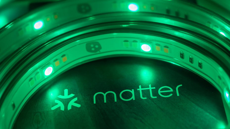 Nanoleaf Essentials Lightstrip mit Matter-Schriftzug