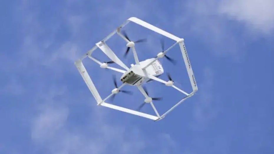 Pilotprojekt gestartet: Amazon liefert Pakete mit Drohnen – binnen 60 Minuten