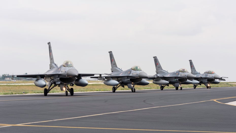 Vom US-Mehrzweckkampfflugzeug F16 wurden Dokumente geleakt. (Foto: Bogac Erkan / Shutterstock) Erneut Militärdokumente in Gamingforum aufgetaucht