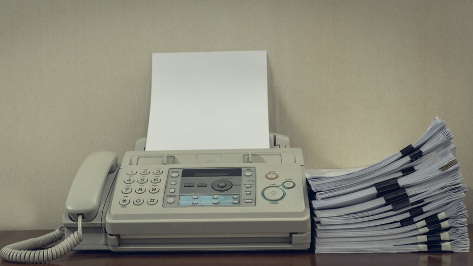 Das Netz lacht: Bundesnetzagentur sucht neuen Fax-Dienstleister