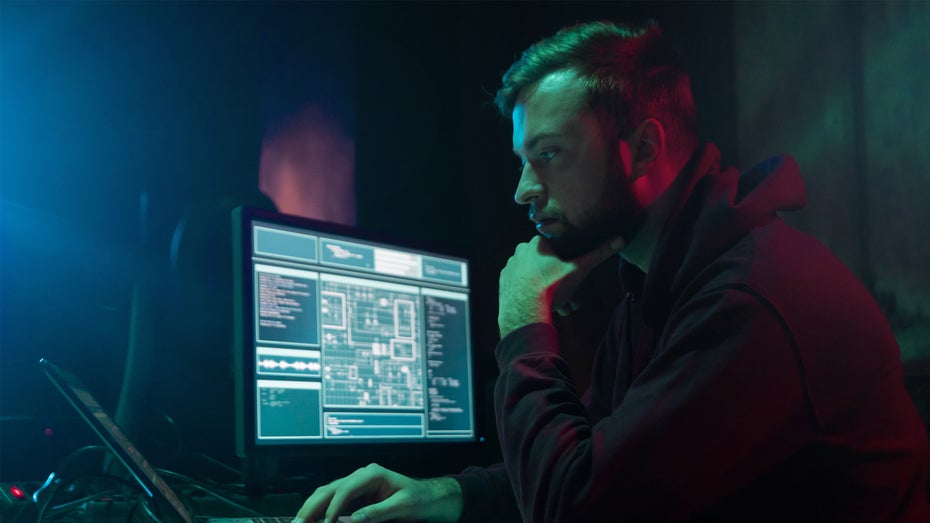 Illegale Aktivitäten bergen ein hohes Risiko. (Foto: Shutterstock / Maksim Shmeljov) Gehalt von Malware-Entwicklern: Verbrechen lohnt sich nur bedingt