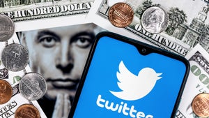Elon Musk: Werbeeinnahmen bei Twitter halbiert und der Cashflow ist negativ