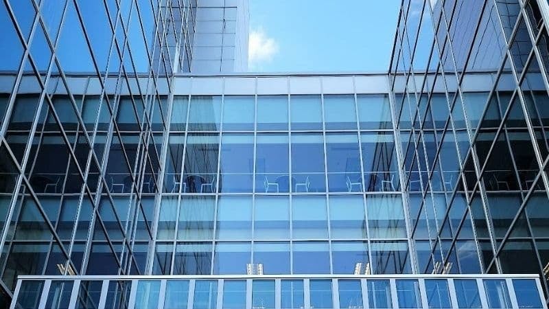 Solarenergie: Fenster sollen dank durchsichtiger Solarzellen Strom erzeugen Solarenergie: Fenster sollen dank durchsichtiger Solarzellen Strom erzeugen