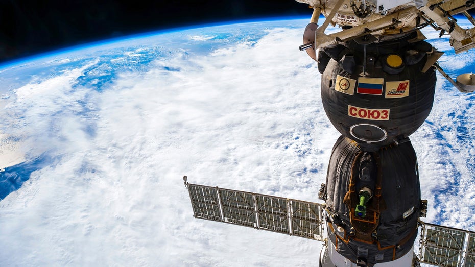 Das Soyuz-Raumschiff verliert Kühlflüssigkeit. (Foto: Shutterstock / BobNoah) Russland springt ein: Sojus-Raumschiff soll ISS-Besatzung in Notlage retten