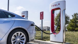 Laden bei Tesla wieder teurer: Supercharger-Preise steigen deutlich an