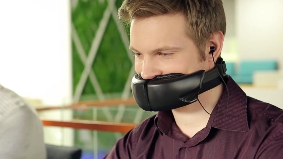 Wer Hushme trägt, will die anderen nicht stören und nicht gestört werden. Er sieht trotzdem aus wie ein Maulkorb. (Foto: Hushme) Das waren die schrägsten Gadgets der CES
