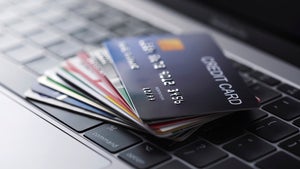 Fake-Artikel: Netzwerk stellt Daten von 330.000 Kundenkreditkarten online