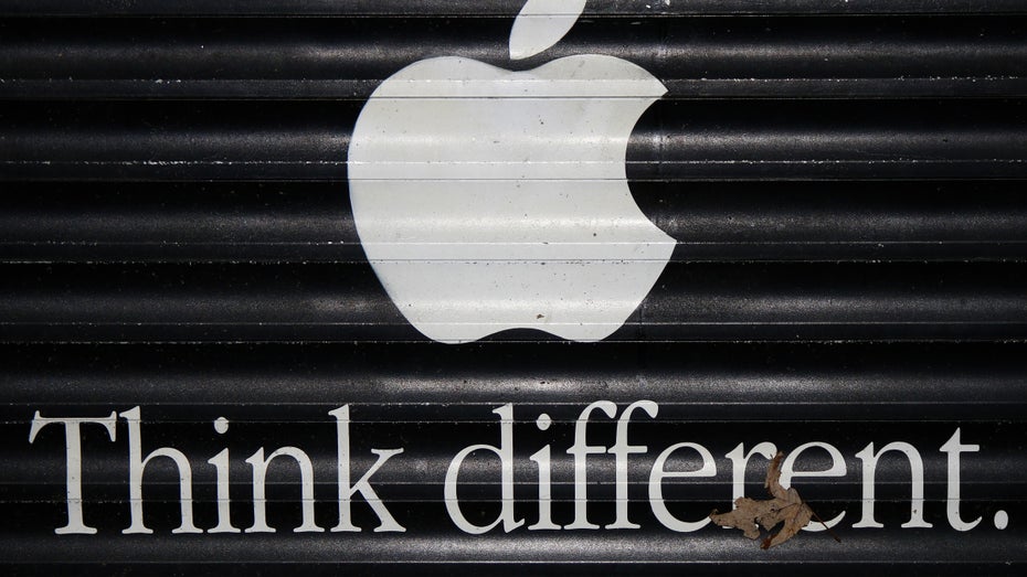 Dem Motto des Gründers treu geblieben: Deshalb muss Apple jetzt nicht reihenweise Menschen entlassen. (Symbolbild: 360b/Shutterstock) Alle feuern ihre Mitarbeiter – außer Apple