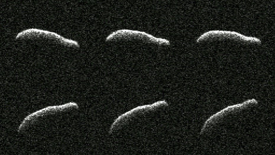 Wissenschaftler der Nasa spürten eines der länglichsten Objekte auf, das jemals von einem planetarischen Radar erfasst wurde: 2011 AG5 ist 500 Meter lang und etwa 150 Meter breit. Die vom Jet Propulsion Laboratory zur Verfügung gestellte Collage umfasst sechs Aufnahmen des Asteroids. (Bild: Nasa / JPL-Caltech) Wissenschaftler der Nasa spürten eines der länglichsten Objekte auf, das jemals von einem planetarischen Radar erfasst wurde: 2011 AG5 ist 500 Meter lang und etwa 150 Meter breit. Die vom Jet Propulsion Laboratory zur Verfügung gestellte Collage umfasst sechs Aufnahmen des Asteroids. (Bild: Nasa / JPL-Caltech)